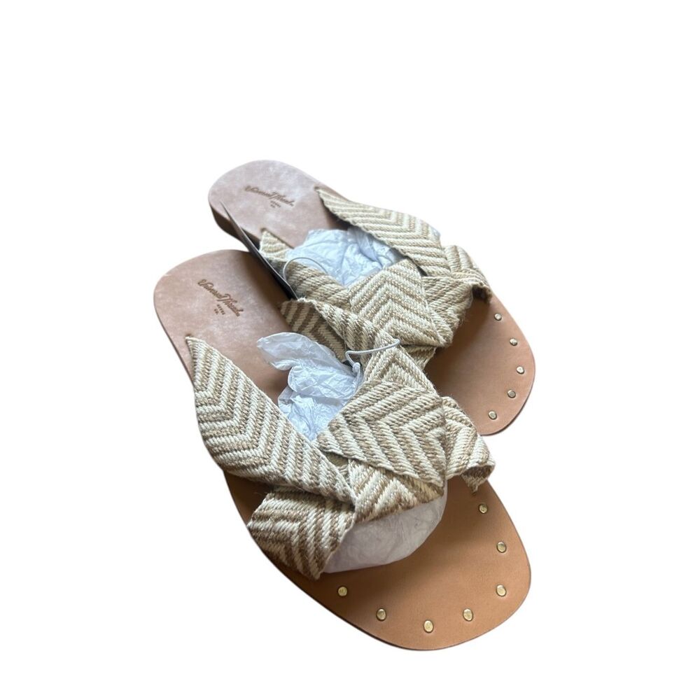 Universal‎ thread tan Louise sandal NWT 7.5
